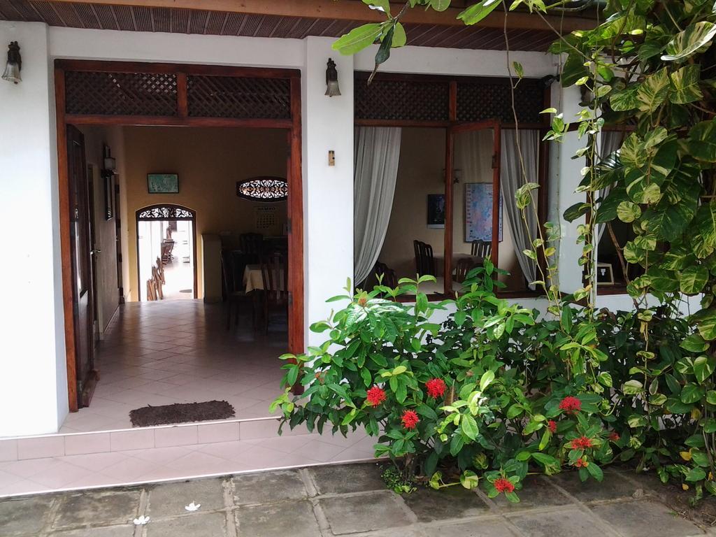 Tandem Guesthouse Hikkaduwa Extérieur photo