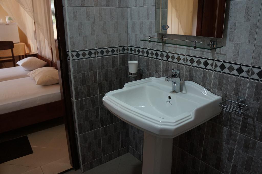 Tandem Guesthouse Hikkaduwa Extérieur photo